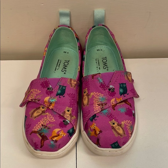 Toms Other - Toms Pink Floral Canvas Sneakers